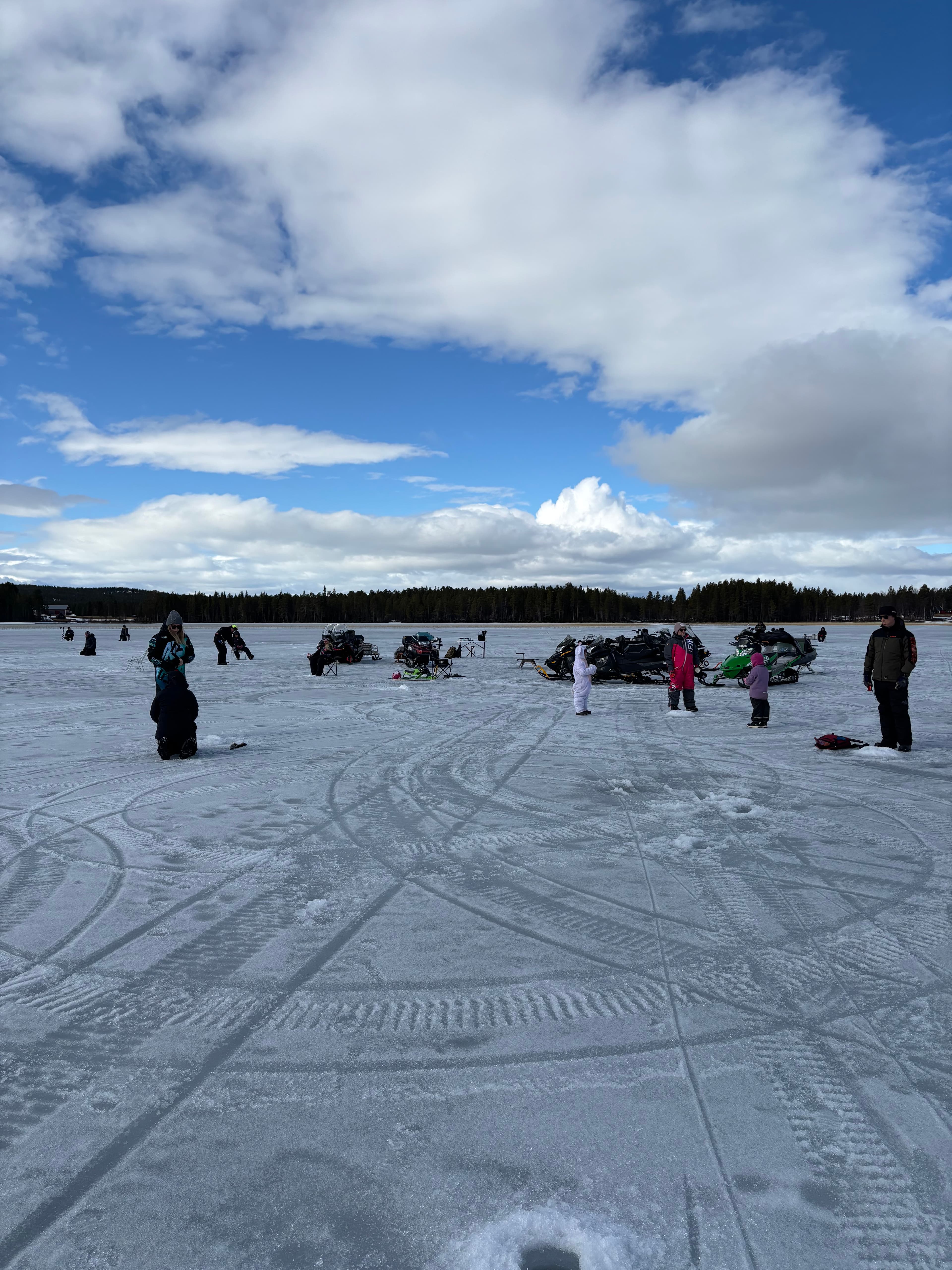 Radnejaursnappet – deltagare på isen vid Storsjön